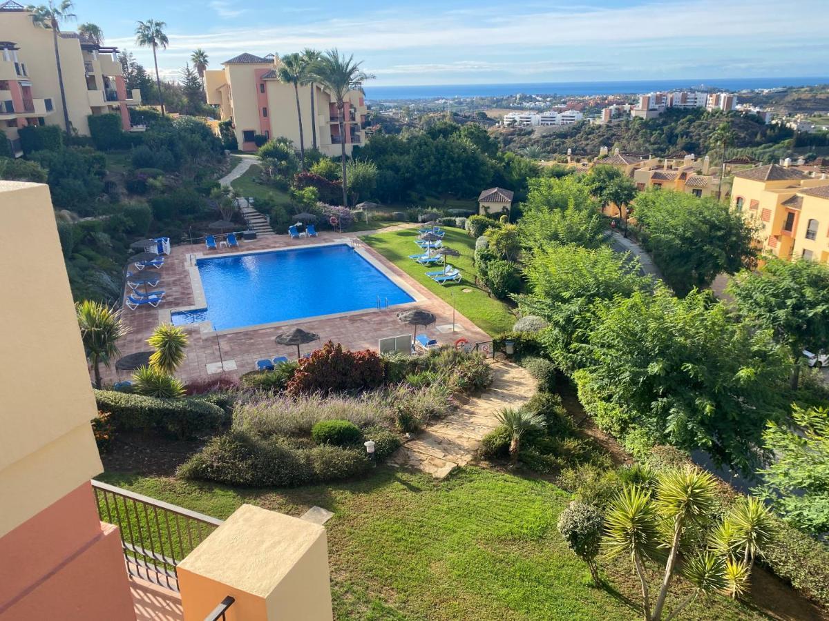 Huge Rooftop Solarium With View - 3 * Benahavís
