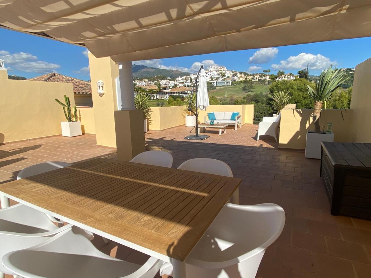 Huge Rooftop Solarium With View - 3 Apartment Benahavis