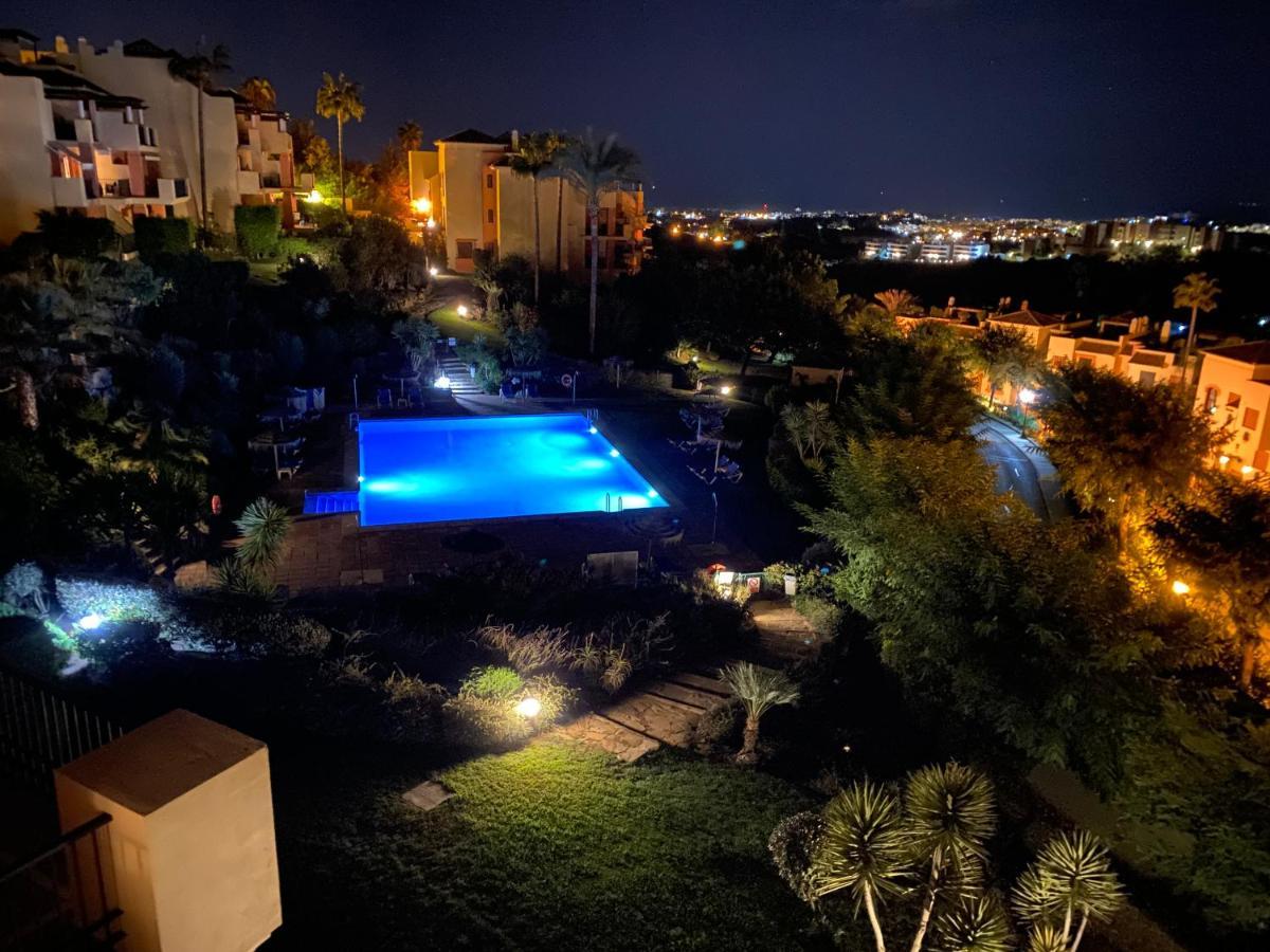 Huge Rooftop Solarium With View - 3 Benahavis