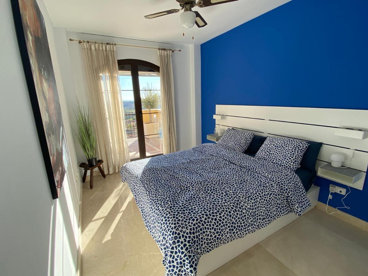 Huge Rooftop Solarium With View - 3 Apartment Benahavis